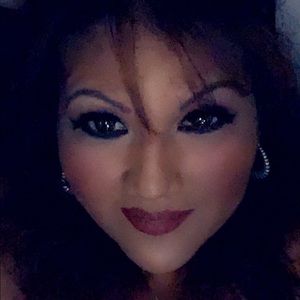 Meet your Posher, Dominga